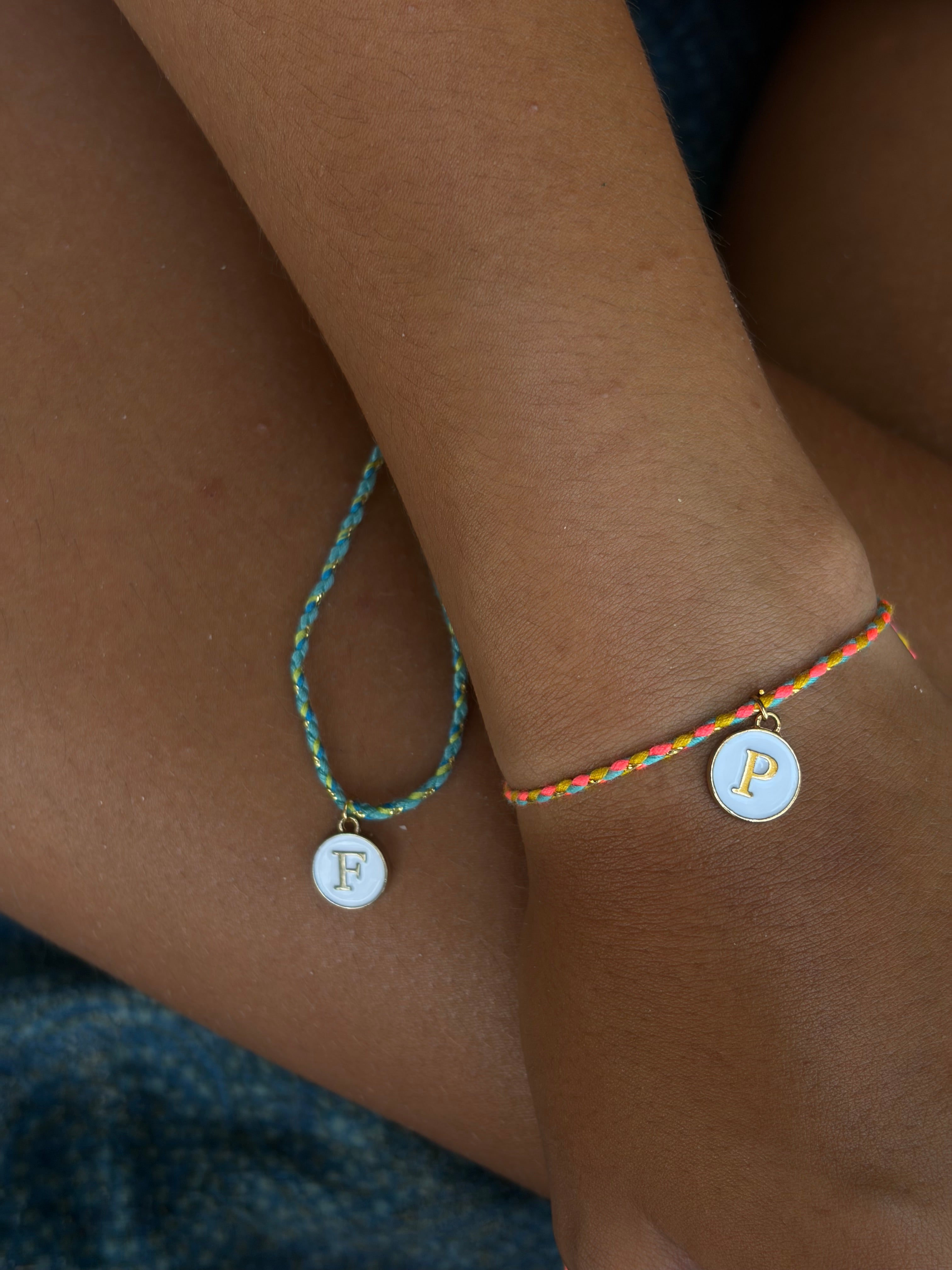 Pulsera personalizada con inicial