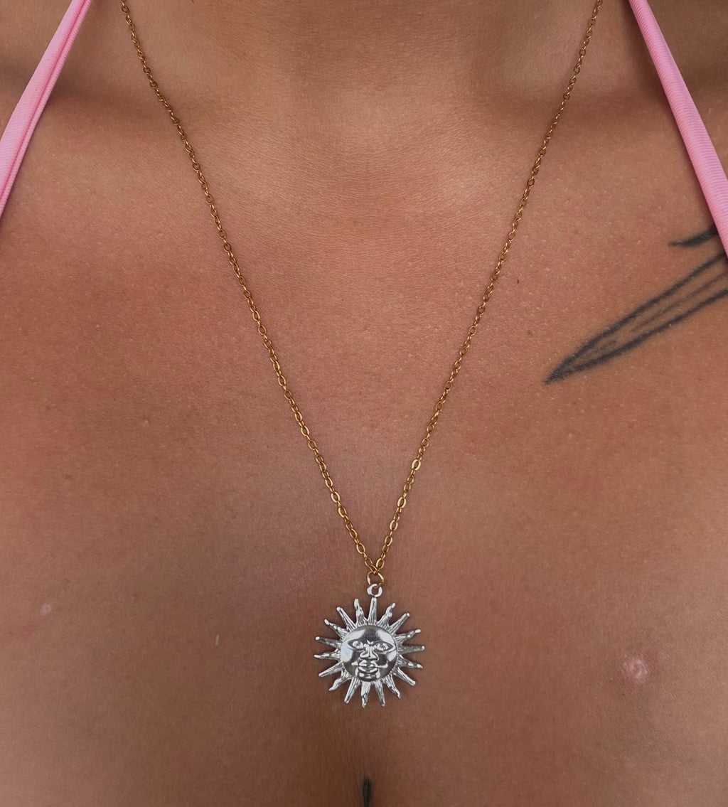 Collar minimalista