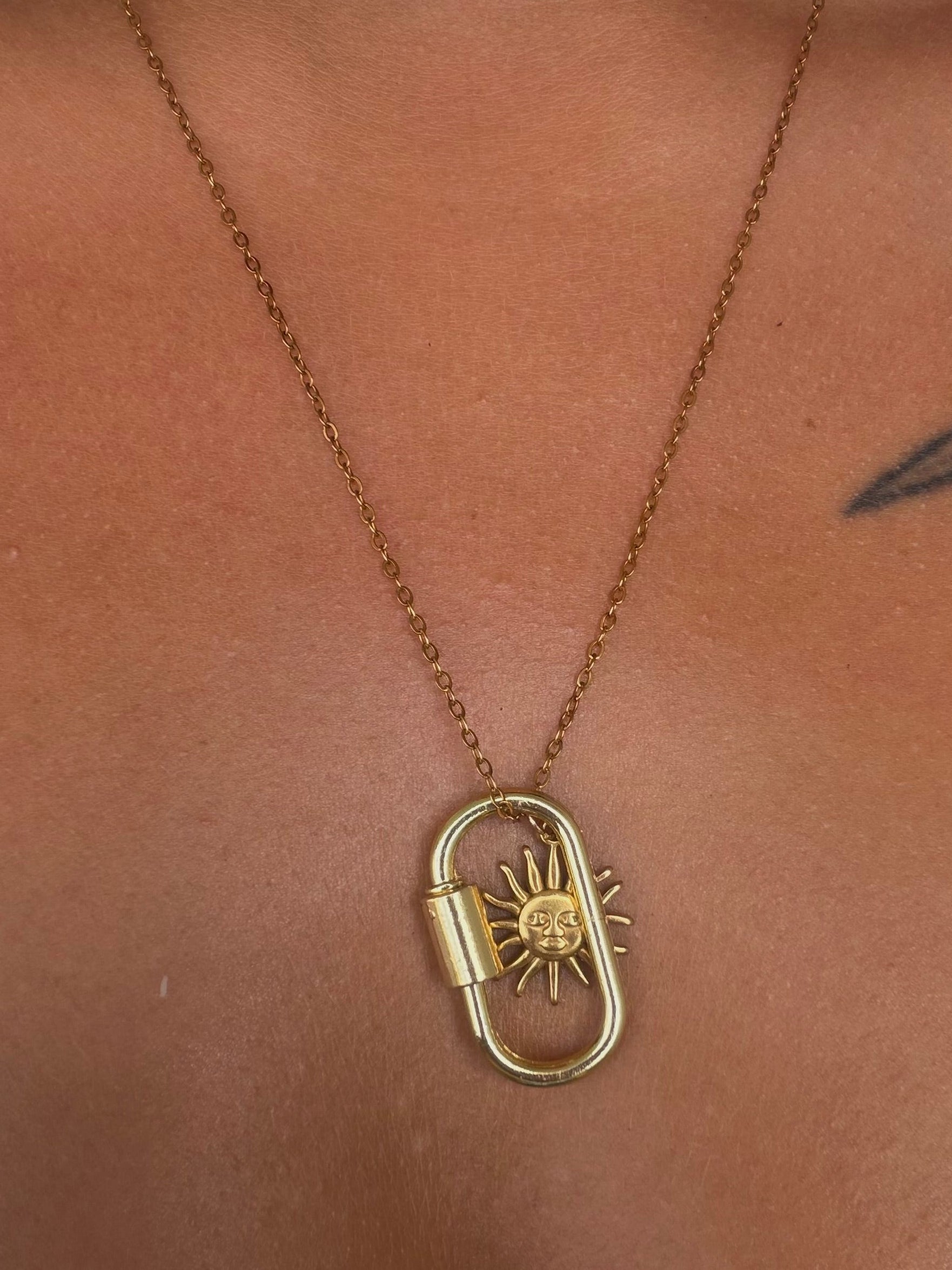 Collar minimalista