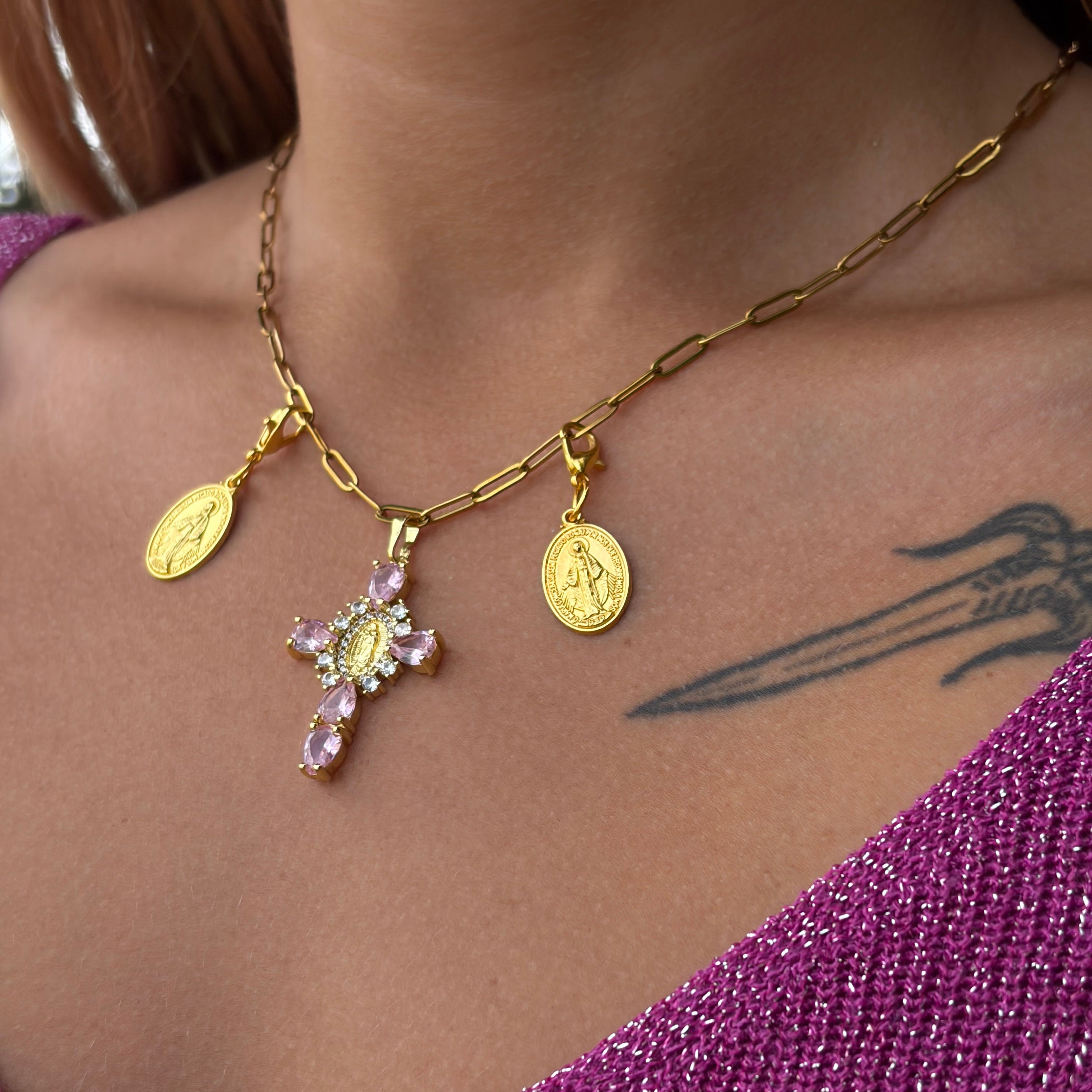 Collar de verano con cruz de Jesús