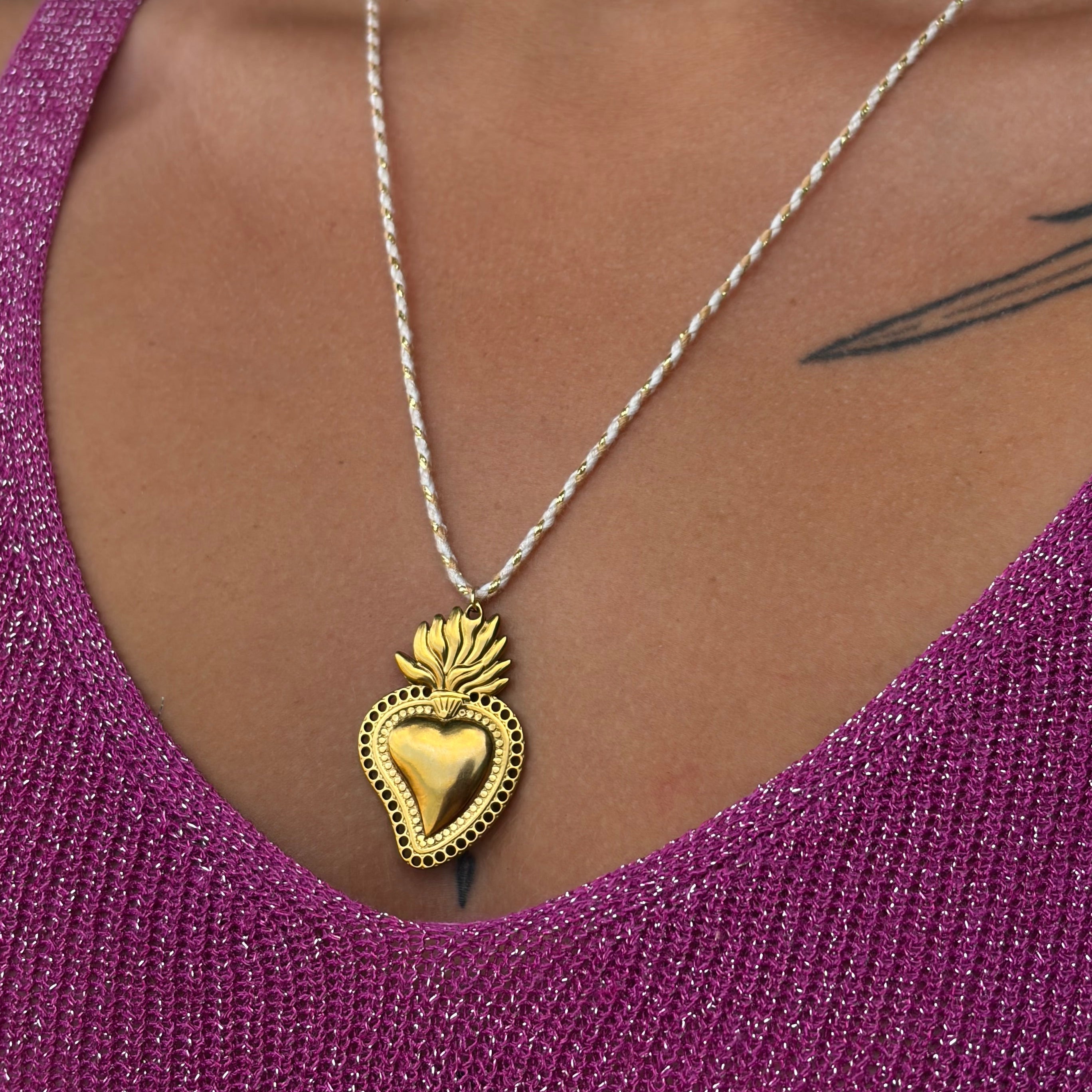 Collar ajustable corazón Santa Maria