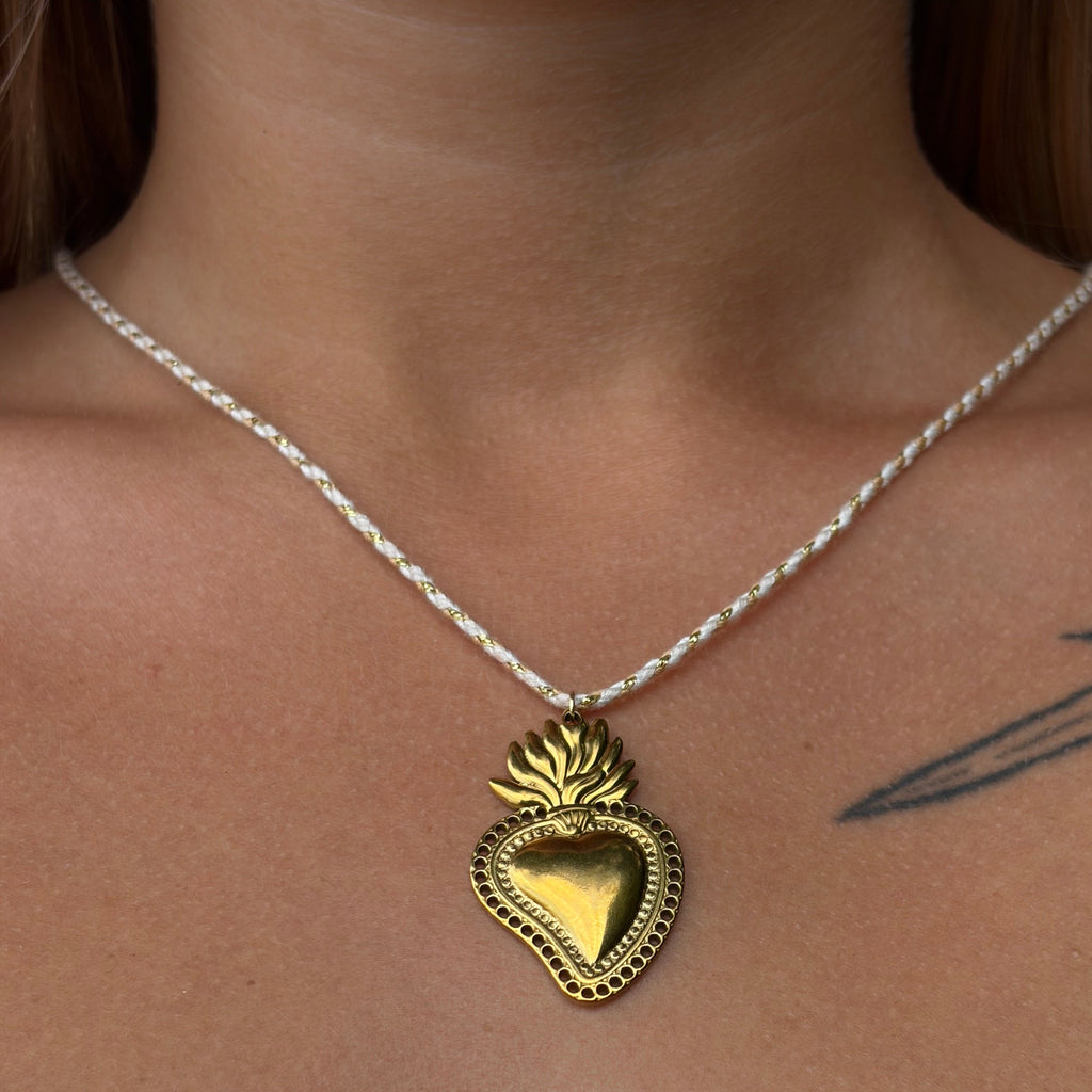 Collar ajustable corazón Santa Maria